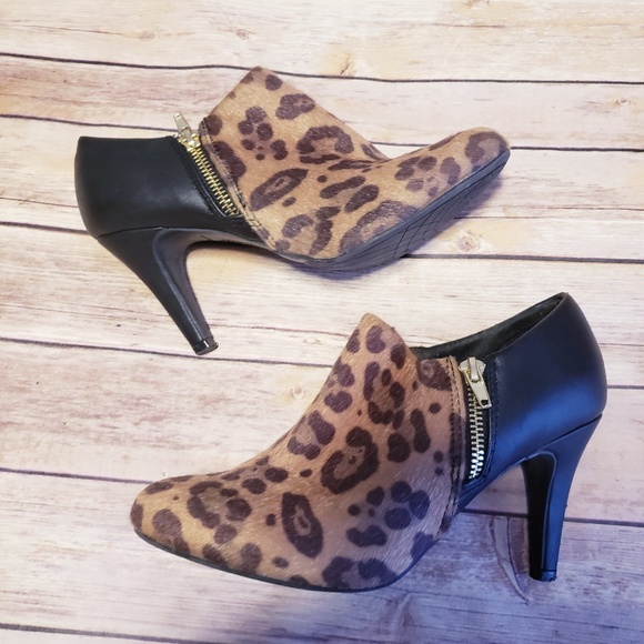 Dexflex comfort Shoes - 🚫SOLD Dexflex comfort Harper leopard black heel❤